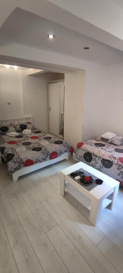 Studio Apartman Kocka ベオグラード エクステリア 写真