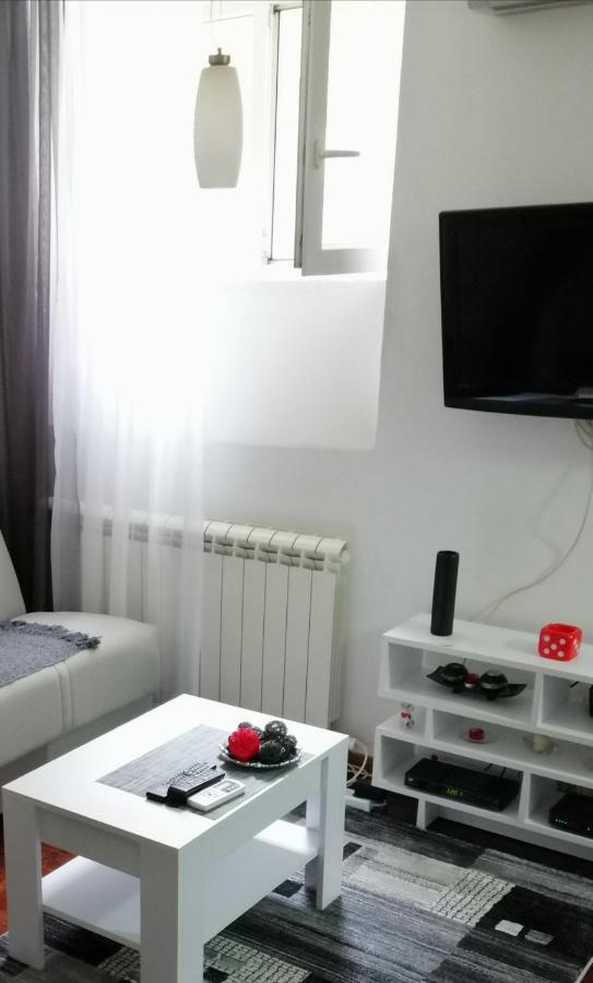 Studio Apartman Kocka ベオグラード エクステリア 写真