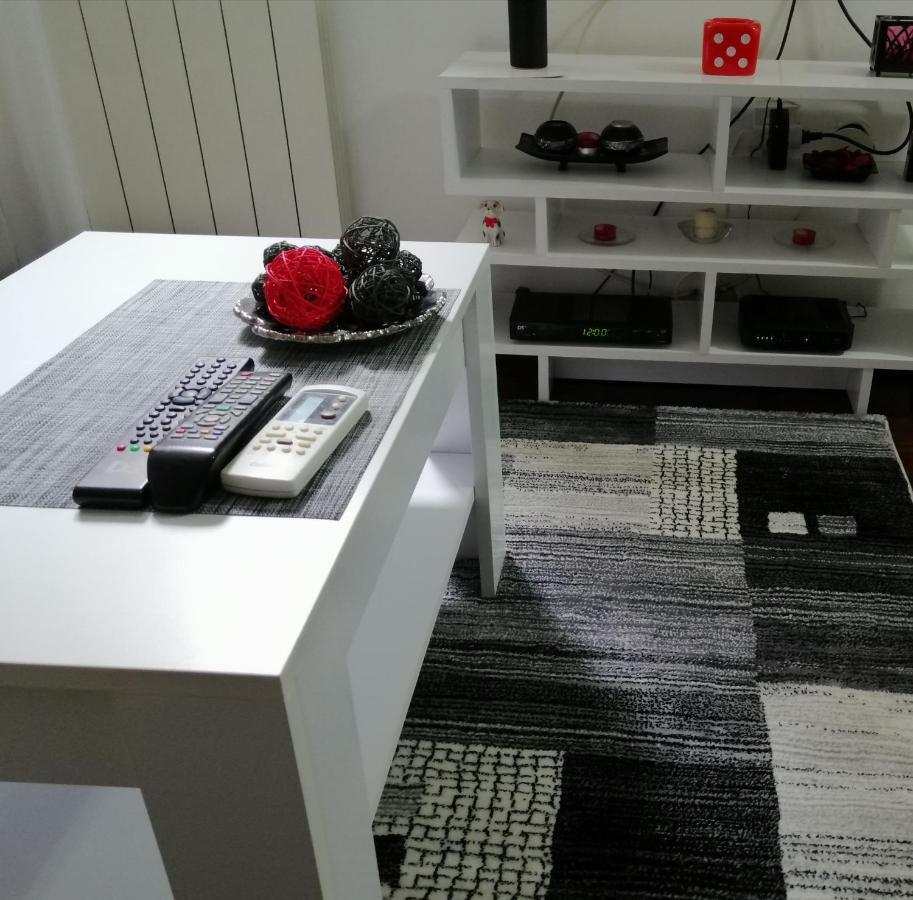 Studio Apartman Kocka ベオグラード エクステリア 写真