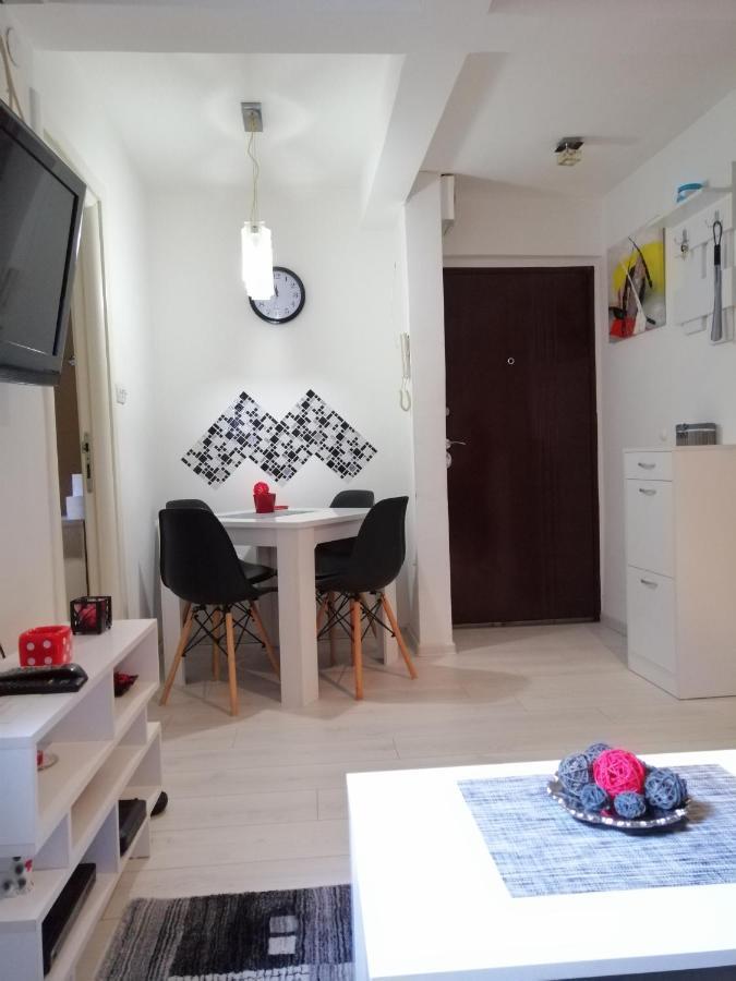 Studio Apartman Kocka ベオグラード エクステリア 写真